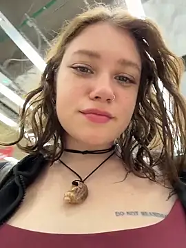 lucy-joy online show from April 12, 2026, 10:42 am