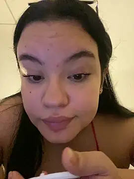 Snapshot of Emily_Taylor2 chatting on September 11, 2025, 2:00 am Emily Taylor2 online show from September 11, 2025, 2:00 am