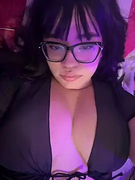 Emily Taylor2 online show from June 7, 2026, 3:54 am