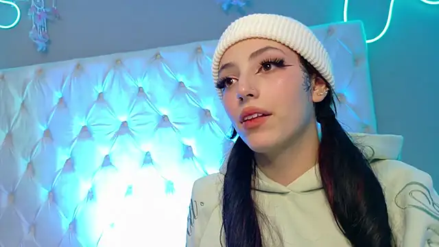 Snapshot of Megan__cole1 chatting on November 7, 2025, 3:39 am Megan cole1 online show from November 7, 2025, 3:39 am