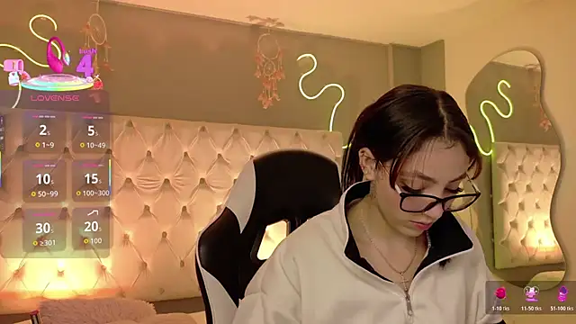 Snapshot of Megan__cole1 chatting on February 19, 2026, 4:19 am Megan cole1 online show from February 19, 2026, 4:19 am