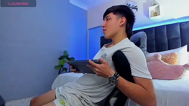 Snapshot of Ares_di_martin chatting on September 17, 2025, 2:52 pm Ares di martin online show from September 17, 2025, 2:52 pm