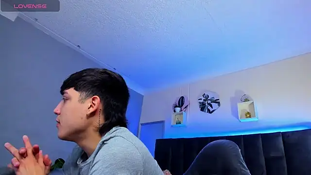 Snapshot of Ares_di_martin chatting on September 26, 2025, 2:43 pm Ares di martin online show from September 26, 2025, 2:43 pm