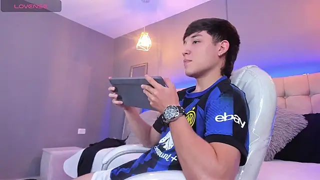 Snapshot of Ares_di_martin chatting on September 27, 2025, 9:31 pm Ares di martin online show from September 27, 2025, 9:31 pm