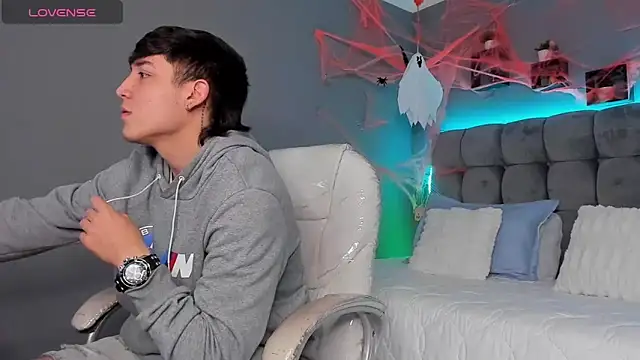 Snapshot of Ares_di_martin chatting on October 28, 2025, 4:16 am Ares di martin online show from October 28, 2025, 4:16 am