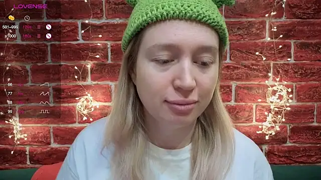 Snapshot of CitrusBlissss chatting on January 16, 2026, 2:37 am CitrusBlissss online show from January 16, 2026, 2:37 am