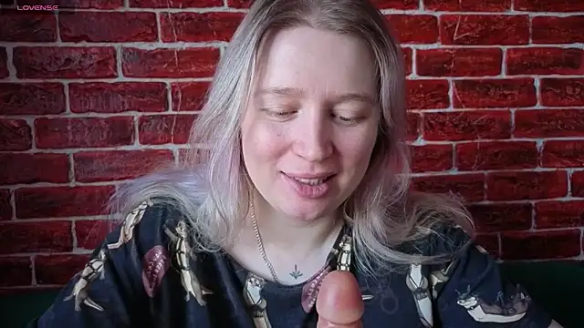 Snapshot of CitrusBlissss chatting on April 6, 2026, 2:53 am CitrusBlissss online show from April 6, 2026, 2:53 am