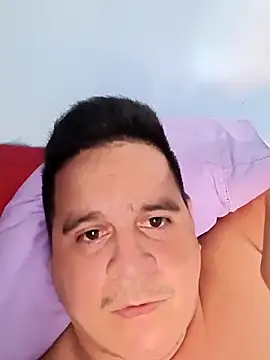 Snapshot of reguetones92 chatting on April 27, 2026, 5:00 pm reguetones92 online show from April 27, 2026, 5:00 pm