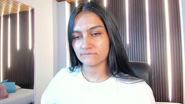 AidaJones online show from October 28, 2025, 12:52 pm