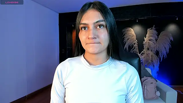 AidaJones online show from December 5, 2025, 11:30 am