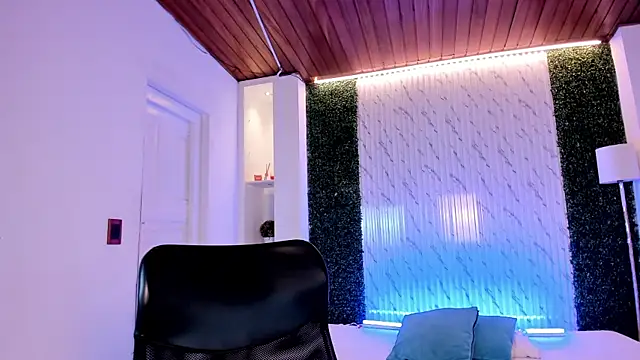 AidaJones online show from December 20, 2025, 3:46 am