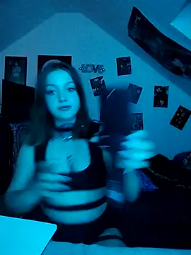 Amatrice X online show from May 5, 2026, 8:39 pm