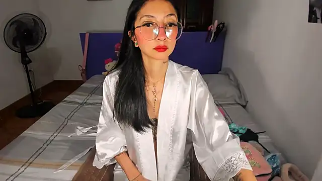 Anais lux online show from May 15, 2026, 11:12 pm