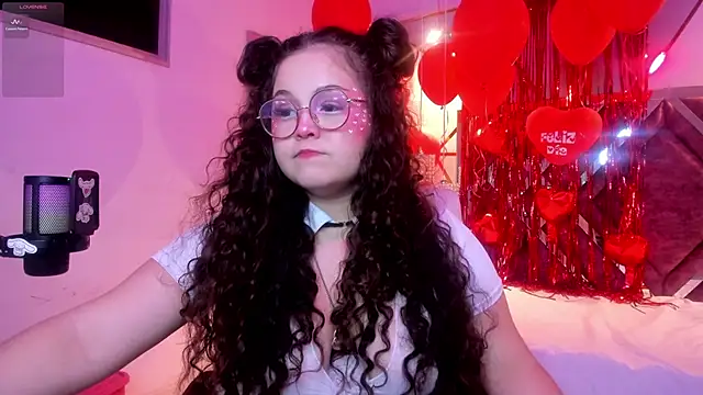 Snapshot of ShylySweet chatting on February 18, 2026, 5:25 am ShylySweet online show from February 18, 2026, 5:25 am