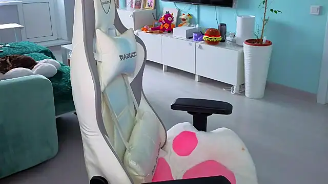 Im suka online show from March 26, 2026, 3:45 am