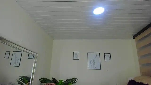 LusyKitty online show from September 22, 2025, 3:14 pm