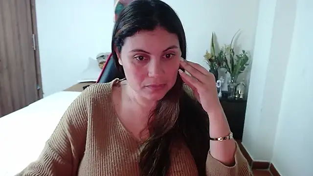 Snapshot of Secret_Bella chatting on September 30, 2025, 12:21 pm Secret Bella online show from September 30, 2025, 12:21 pm