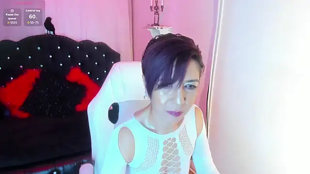 Snapshot of Trinityy__ chatting on October 14, 2025, 6:42 pm Trinityy online show from October 14, 2025, 6:42 pm