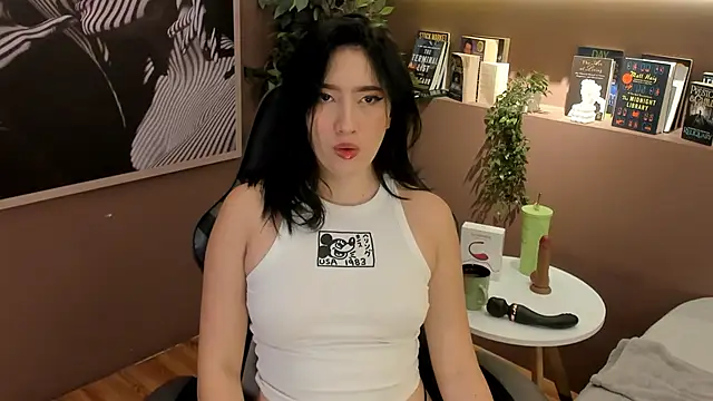 Skyyle  online show from May 29, 2026, 1:42 pm