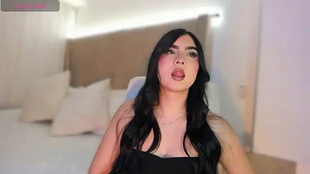 Sweety Nicole  online show from June 24, 2026, 4:44 am