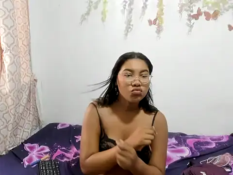 Snapshot of Liana_hot12 chatting on June 19, 2026, 2:21 pm Liana hot12 online show from June 19, 2026, 2:21 pm