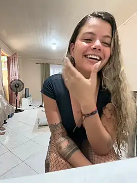 Snapshot of oizoe chatting on February 24, 2026, 3:43 pm oizoe online show from February 24, 2026, 3:43 pm