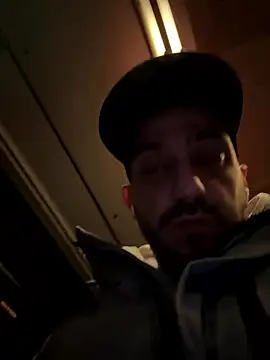 goncas23 online show from January 14, 2026, 9:09 pm