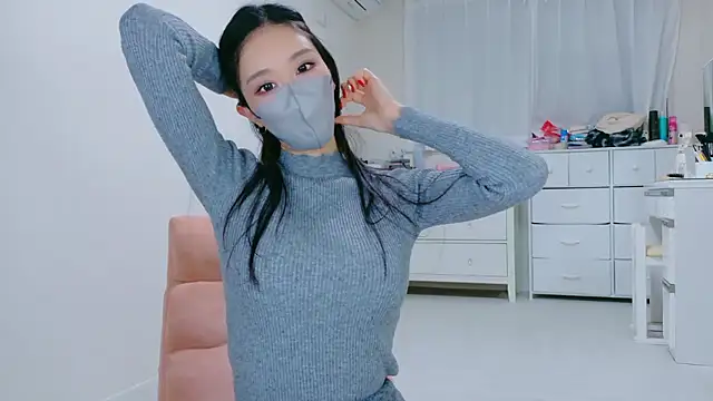 ramuchan desu online show from October 12, 2025, 1:37 am