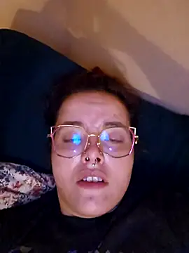 Snapshot of nuttiebuddy1 chatting on September 18, 2025, 10:23 pm nuttiebuddy1 online show from September 18, 2025, 10:23 pm