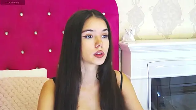 Snapshot of AlexisDevine chatting on October 1, 2025, 4:18 am AlexisDevine online show from October 1, 2025, 4:18 am