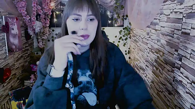 Amanda Bright  online show from October 1, 2025, 6:30 am