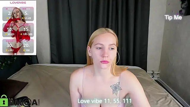 Snapshot of Anna_Chelsea chatting on October 21, 2025, 12:44 am Anna Chelsea online show from October 21, 2025, 12:44 am