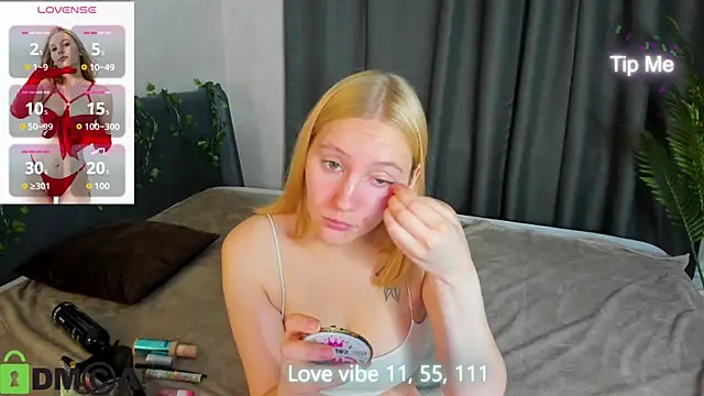 Snapshot of Anna_Chelsea chatting on October 24, 2025, 1:03 am Anna Chelsea online show from October 24, 2025, 1:03 am