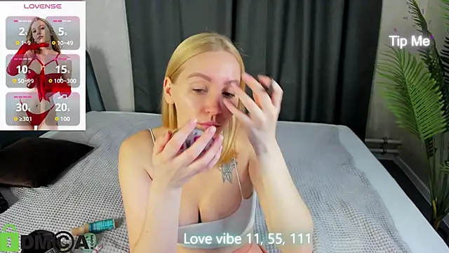 Snapshot of Anna_Chelsea chatting on November 3, 2025, 12:46 am Anna Chelsea online show from November 3, 2025, 12:46 am