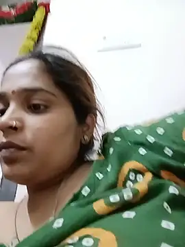 Snapshot of Trisha_71 chatting on June 18, 2026, 2:43 pm Trisha 71 online show from June 18, 2026, 2:43 pm