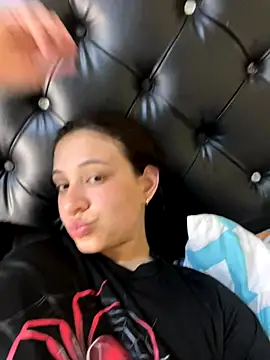 Snapshot of HinataArai chatting on October 2, 2025, 7:54 pm HinataArai online show from October 2, 2025, 7:54 pm