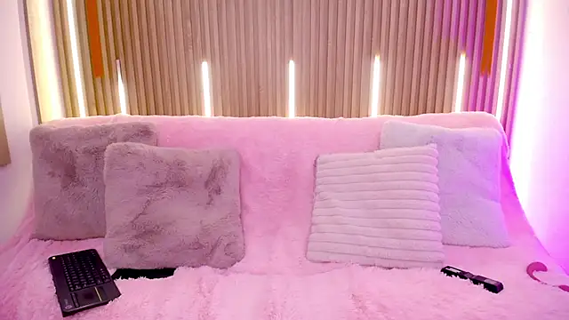 Bonn Glow online show from February 9, 2026, 4:27 am