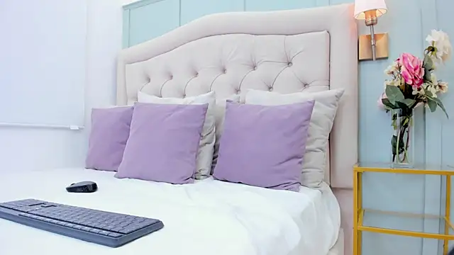 katia harrison  online show from October 22, 2025, 2:28 pm