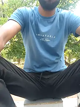 Snapshot of OmeningFurorji chatting on October 15, 2025, 6:13 am OmeningFurorji online show from October 15, 2025, 6:13 am