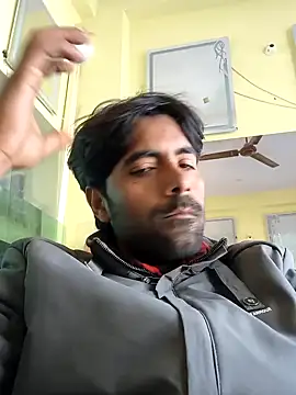 Snapshot of OmeningFurorji chatting on January 12, 2026, 8:52 am OmeningFurorji online show from January 12, 2026, 8:52 am