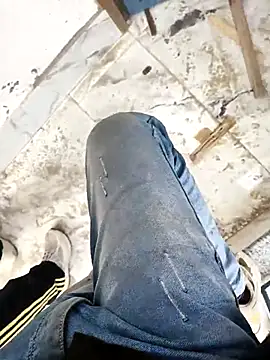 Snapshot of OmeningFurorji chatting on February 1, 2026, 9:41 am OmeningFurorji online show from February 1, 2026, 9:41 am