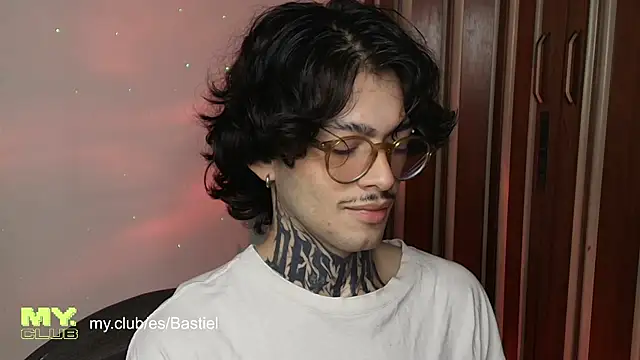 Snapshot of Mihail_leroy chatting on May 2, 2026, 12:37 am Mihail leroy online show from May 2, 2026, 12:37 am