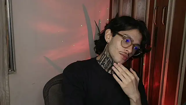 Snapshot of Mihail_leroy chatting on May 14, 2026, 3:57 am Mihail leroy online show from May 14, 2026, 3:57 am