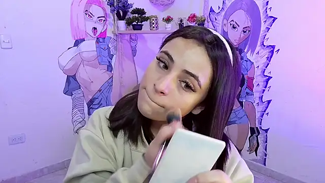 sofi lara28 online show from April 7, 2026, 12:16 pm