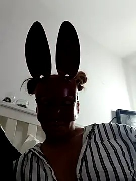 Snapshot of LightskinBumpa chatting on October 4, 2025, 12:41 am LightskinBumpa online show from October 4, 2025, 12:41 am