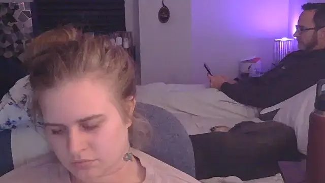 Sexyblonde12344 online show from October 25, 2025, 5:08 pm