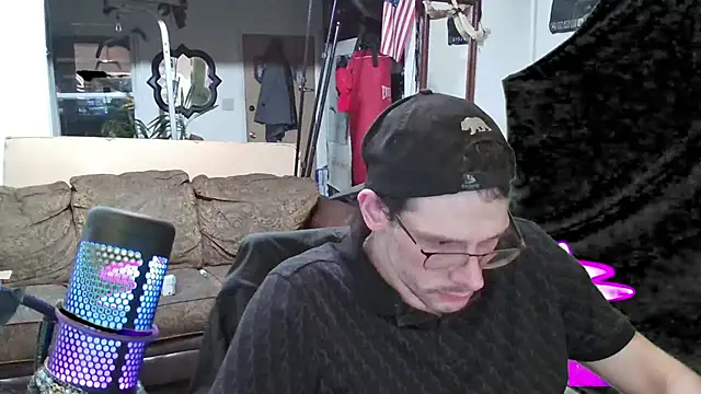 MasterDaddyCool online show from October 8, 2025, 11:02 pm