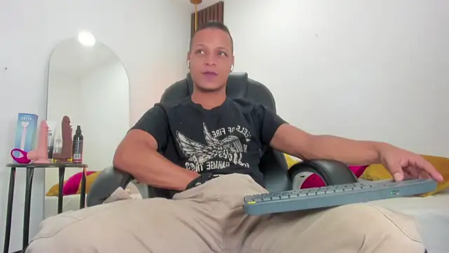 Snapshot of Ricky_Owens1 chatting on September 13, 2025, 1:00 pm Ricky Owens1 online show from September 13, 2025, 1:00 pm