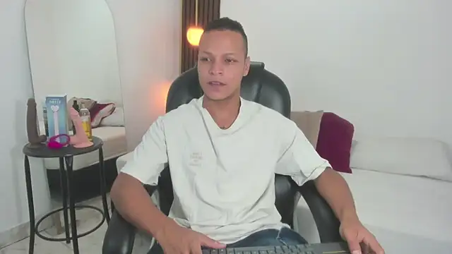 Snapshot of Ricky_Owens1 chatting on September 15, 2025, 1:11 pm Ricky Owens1 online show from September 15, 2025, 1:11 pm