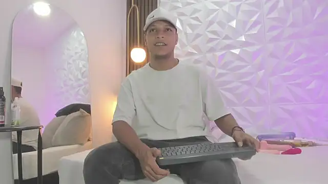 Snapshot of Ricky_Owens1 chatting on October 14, 2025, 1:12 pm Ricky Owens1 online show from October 14, 2025, 1:12 pm